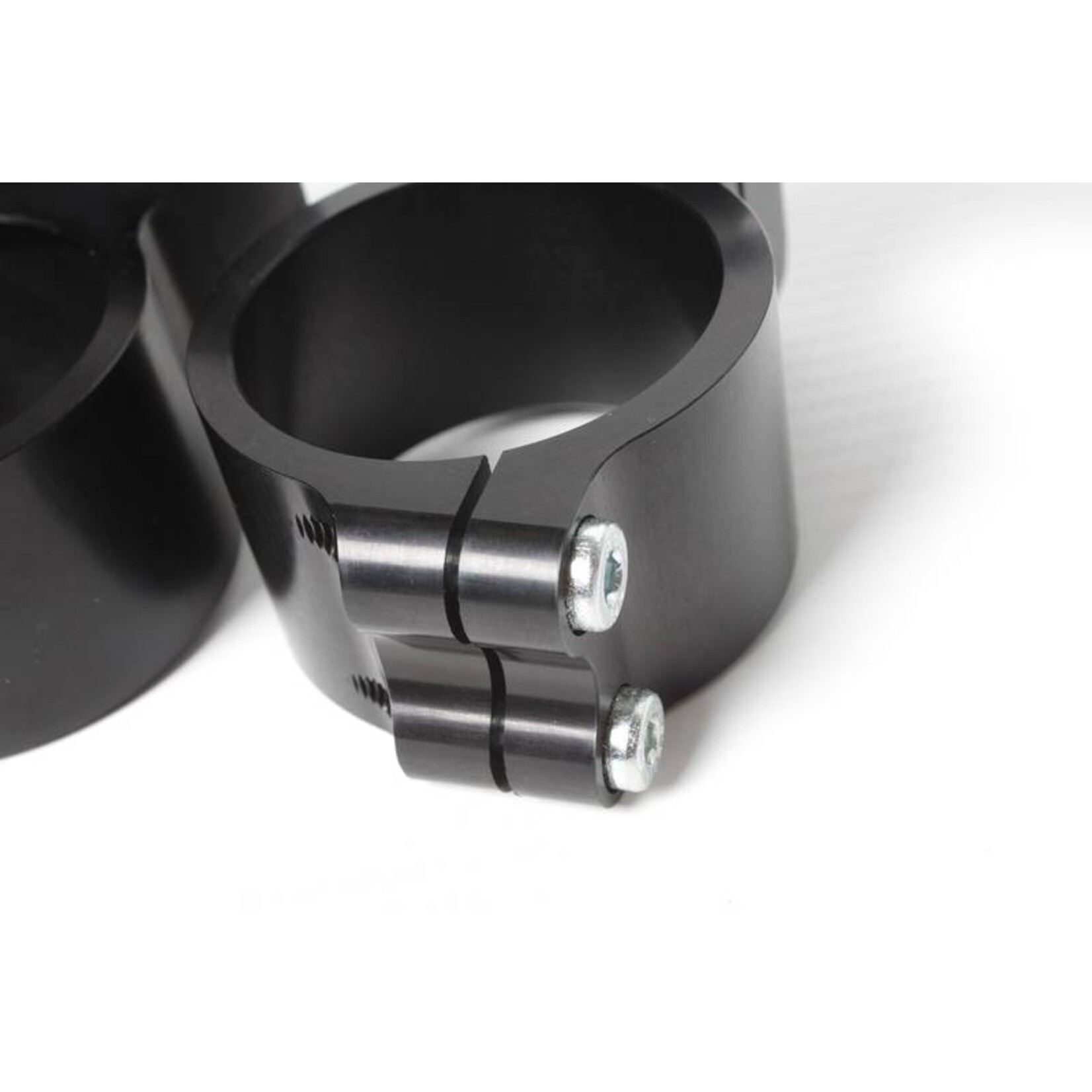 PP Tuning Clip-Ons Handlebars 55mm Type Verhoogd 28mm Zwart Geanodiseerd
