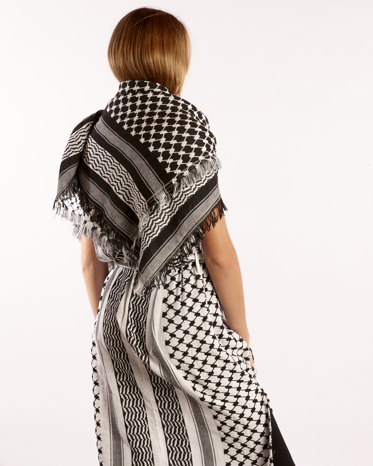 Izuskan scarf Large summerlove scarf woven in two colour jacquard