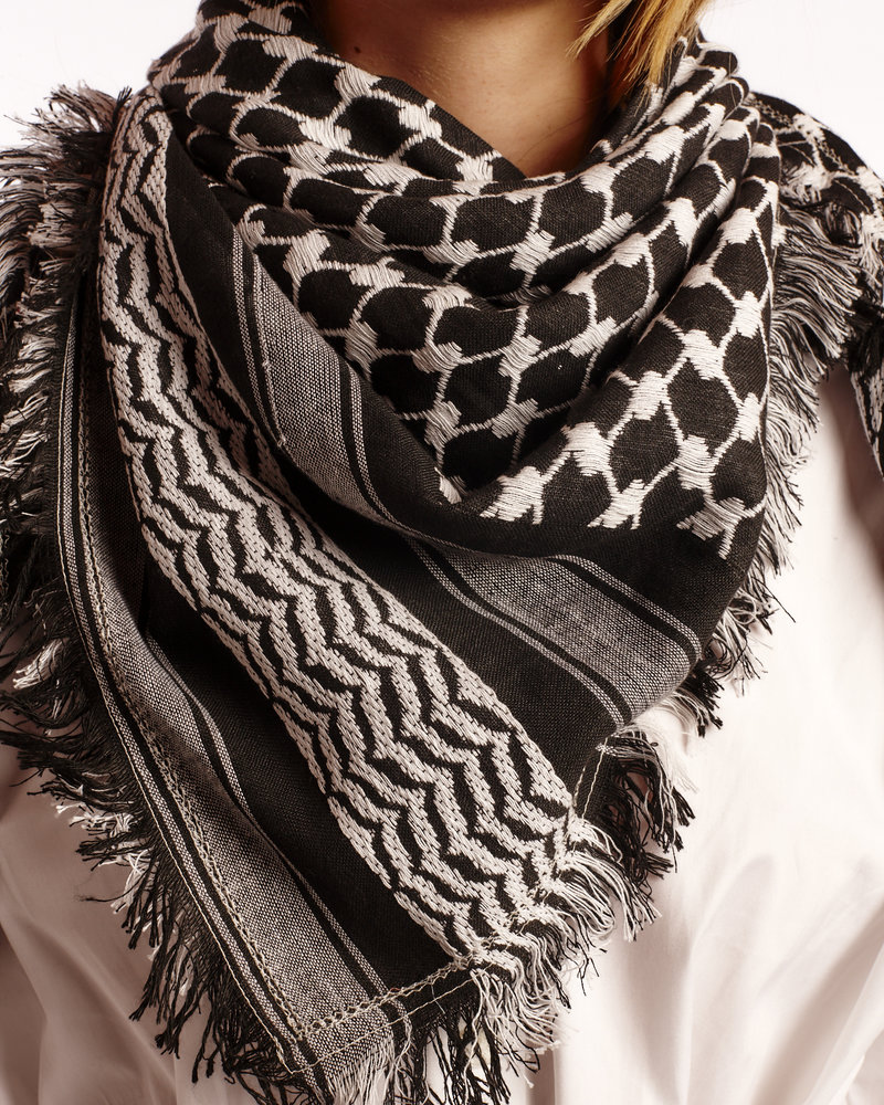 Izuskan Izuskan large scarf woven in two colour jacquard