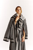 Izuskan large scarf woven in two colour jacquard