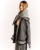 Großer Izuskan-Schal aus zweifarbigem Jacquard Großer Izuskan-Schal aus zweifarbigem Jacquard