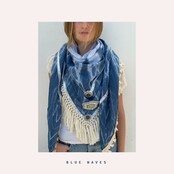 Izuskan scarf Large  model SEA LA VIE Izuskan scarf Large  model SEA LA VIE