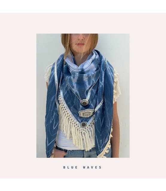Izuskan scarf Large  model SEA LA VIE Izuskan scarf Large  model SEA LA VIE