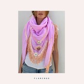 Izuskan Large original scarf  model SEA LA VIE