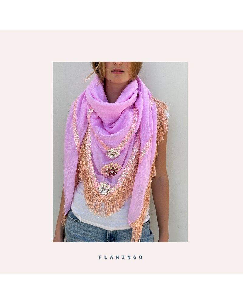 Izuskan Izuskan scarf  model SEA LA VIE