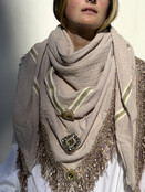 Izuskan scarf  model Large original Izuskan scarf  model Large original