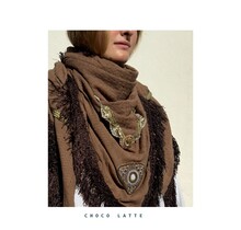 Izuskan scarf  model AMOUR