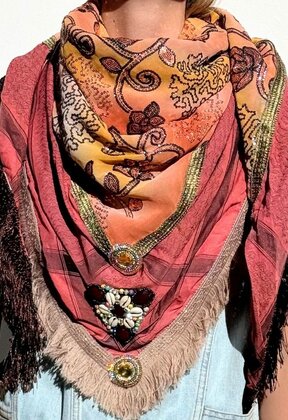Limited scarf Madame de Rosa