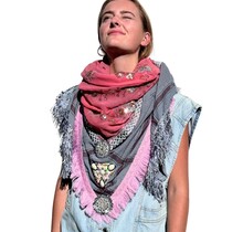 Schal Limitierter Izuskan Model Madam de Rosa