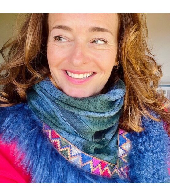 Izuskan  original  scarf  with tibet