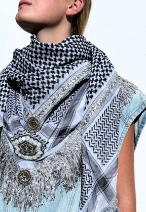 か*ご様 Osmanthus Motif Knitted Scarf Mame Kurogouchi マメクロゴウチ Osmanthus Motif Knitted Scarf