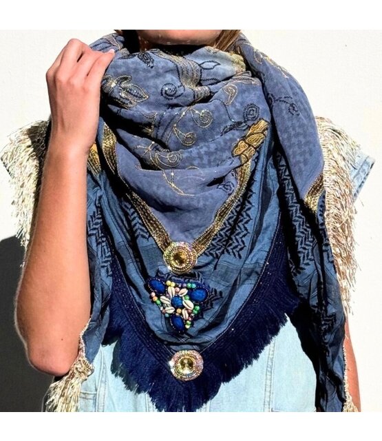 Izuskan sjaal model Madame de Rosa