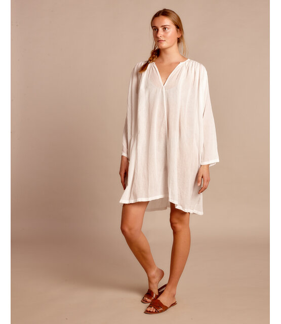 Kurzes Kleid Suzi white Kurzes Kleid Suzi white