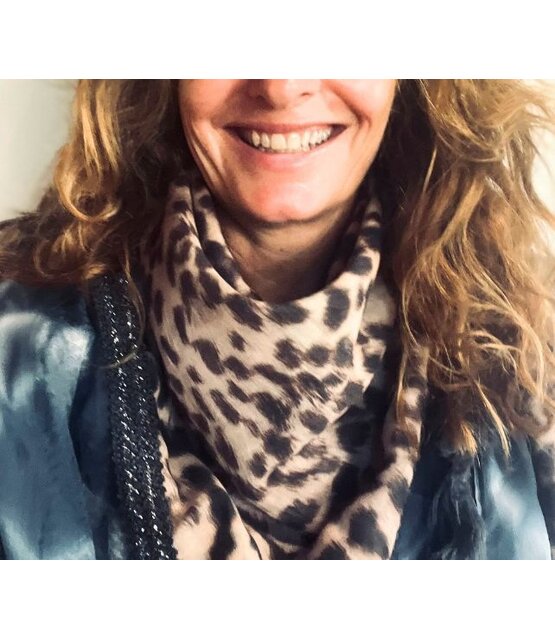 Scarf  limited edition model Leopard