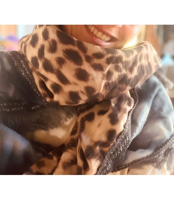 Scarf  limited edition model Leopard