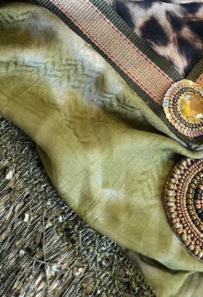 Limited scarf Leopard