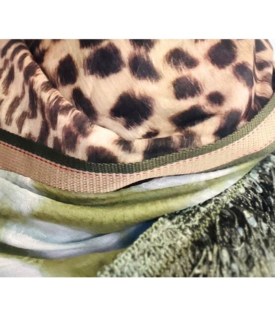 Scarf  limited edition model Leopard