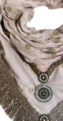 Limited scarf Madame de Rosa