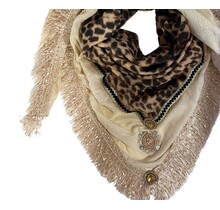 Sjaal in beperkte oplage, model Leopard