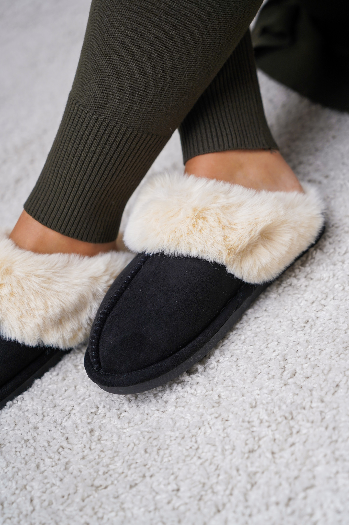 Pantoffels warm gevoerd zwart | Esuals.nl - Esuals