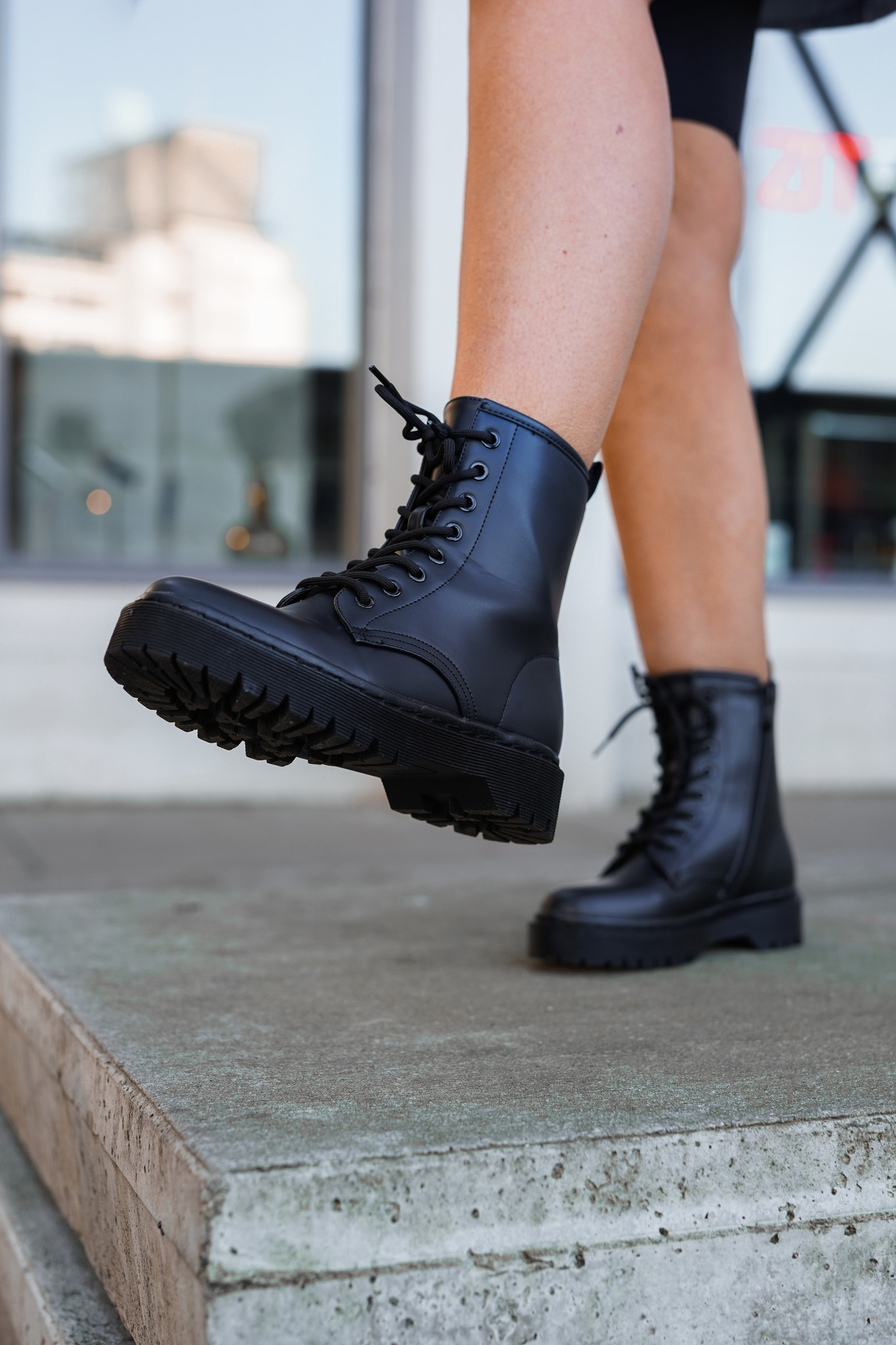 Gastvrijheid Rusteloosheid Afleiden Boots met veters zwart | Esuals.nl - Esuals