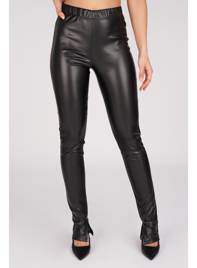 Pants leatherlook met split zwart