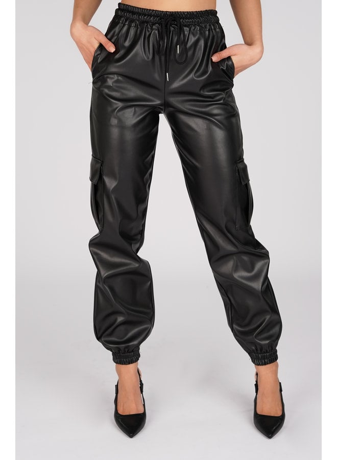 Leatherlook jogger zwart - Mia