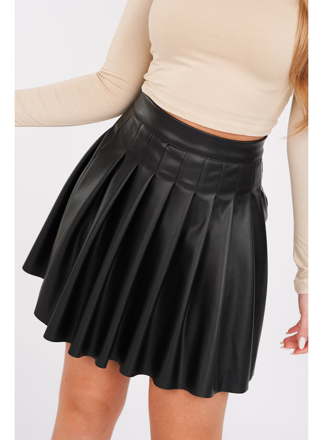 Skirt leahterlook zwart met plisse