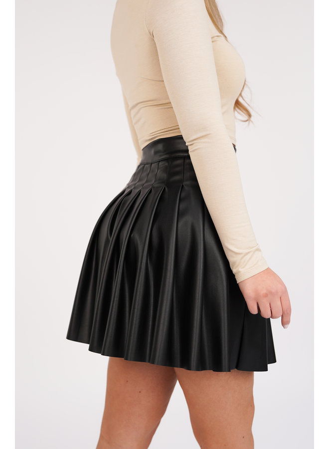 Skirt leahterlook zwart met plisse