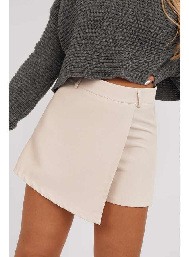 Beige skort met overslag