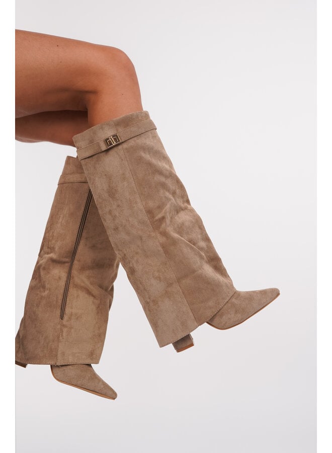 Hakken suede khaki met beenkap