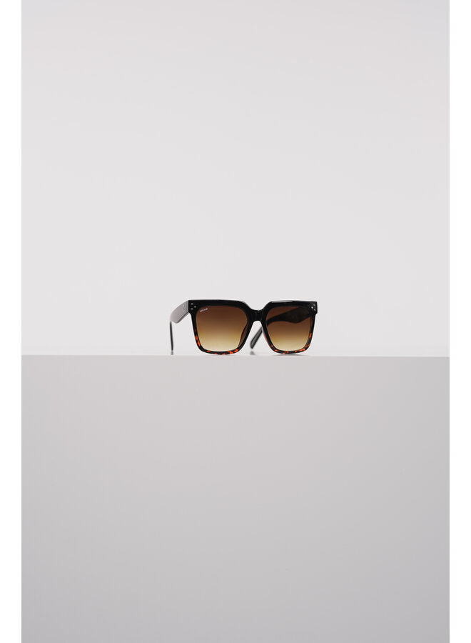 Vierkante zonnebril met bruine overloop