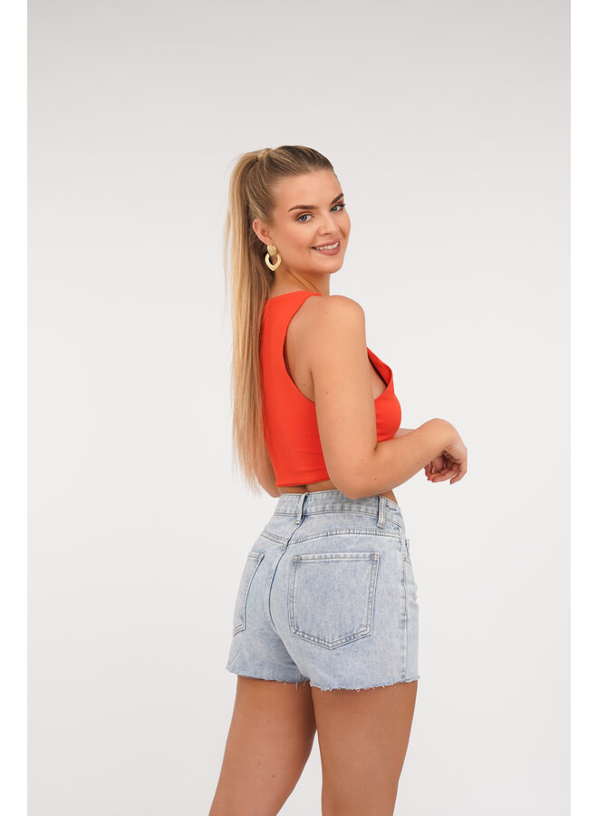 Rode halter crop top