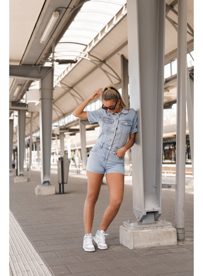 Playsuit denim blauw met stretch en korte mouw