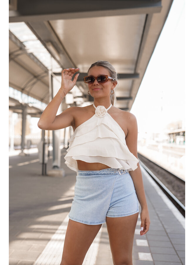 Crop top ruffles met halternek en roos creme