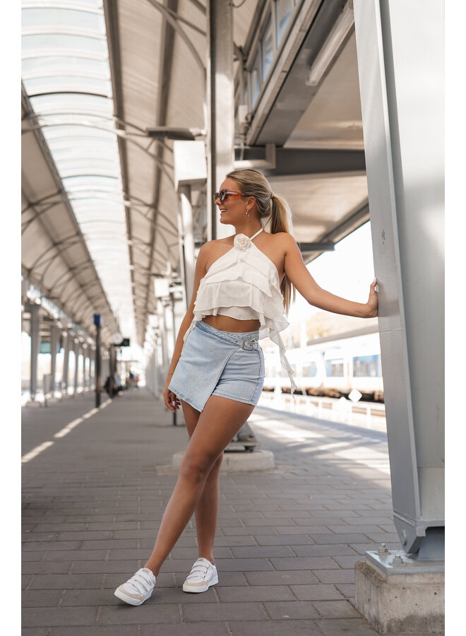 Crop top ruffles met halternek en roos creme