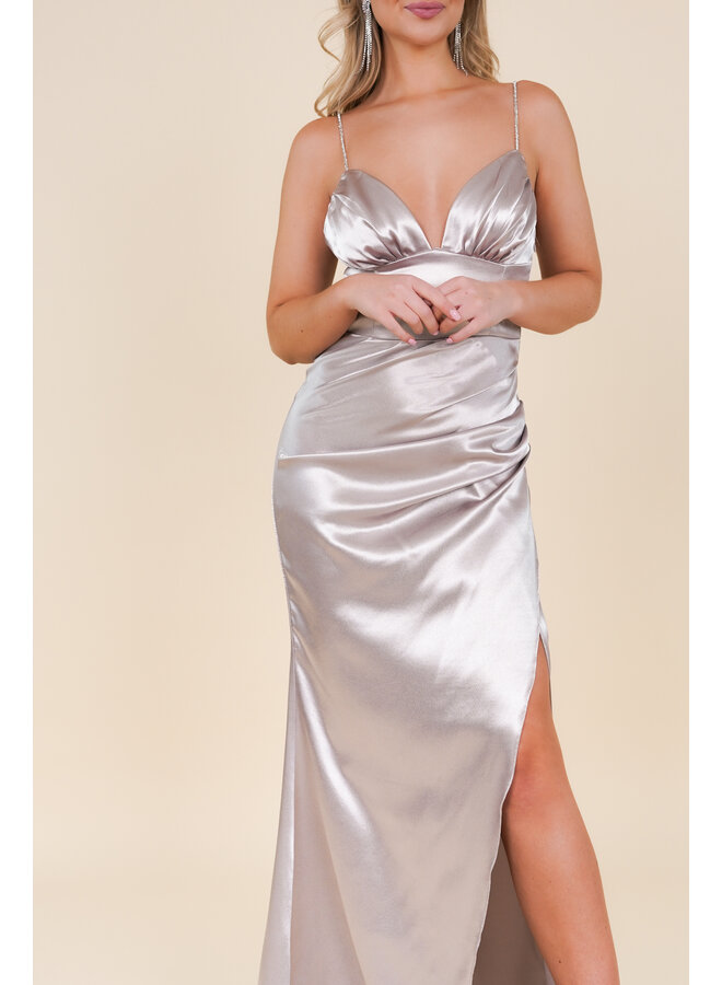 Maxi jurk bruidsmeisje satijn met split en glitter bandjes zilver