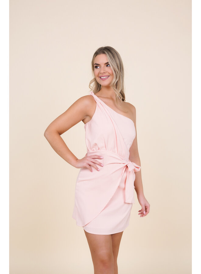 Korte jurk one shoulder licht roze