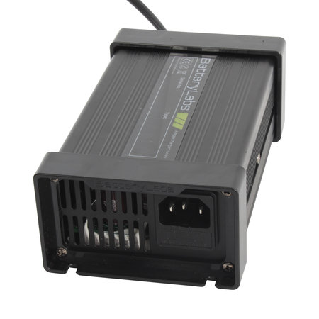 BatteryLabs MegaCharge LZ 24V 5A - XLR Stekker