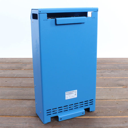 Victron Centaur acculader 24/30 (3) 90-265V AC
