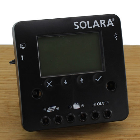 Solara Laadregelaar SR 180 LCD 12/24 Volt - 10A