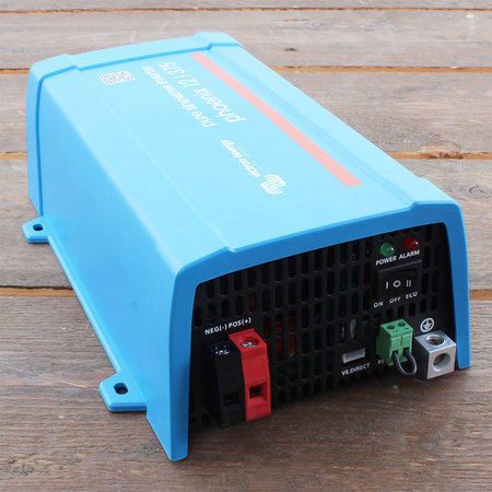 Victron Phoenix 12/375 DC/AC Omvormer - IEC contactdoos