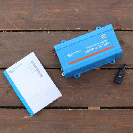 Victron Phoenix 12/375 DC/AC Omvormer - IEC contactdoos