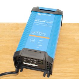 Victron Blue Smart IP22 Acculader 12/15 (3)