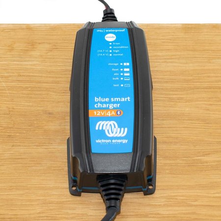 Victron Blue Smart IP65 Acculader 12/4