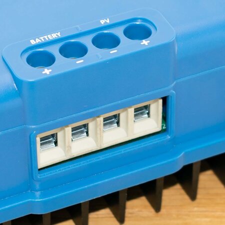 Victron BlueSolar MPPT 100/30 Solar Laadregelaar