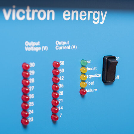 Victron Skylla-TG 24/50 (1+1)