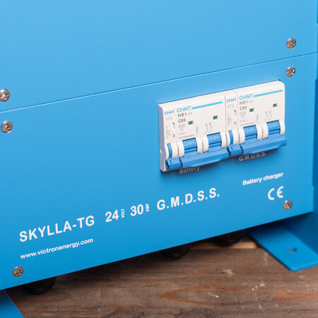 Victron Skylla-TG 24/30 GMDSS 120-240V