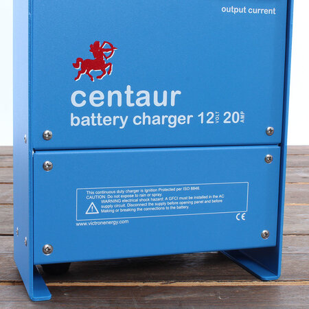 Victron Centaur acculader 12/20 (3) 90-265V AC
