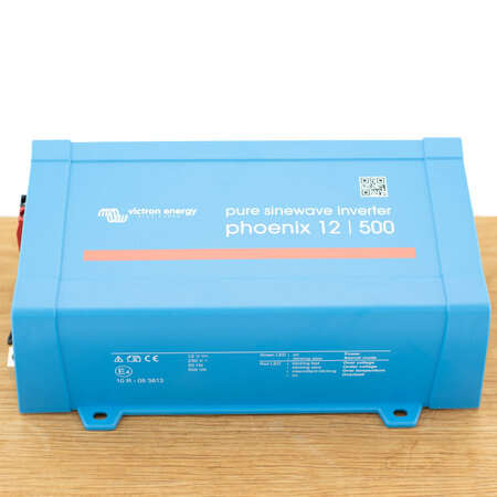 Victron Phoenix 12/500 DC/AC Omvormer - IEC contactdoos